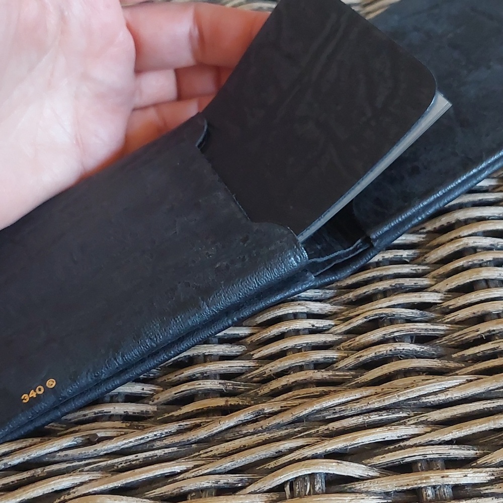 Vintage Meeker Elephant Cowhide Wallet - Picture 6 of 16